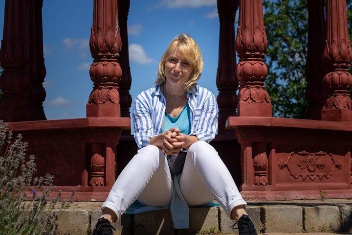 Bíró Melinda jógaoktató és szeniortréner – Jóga
