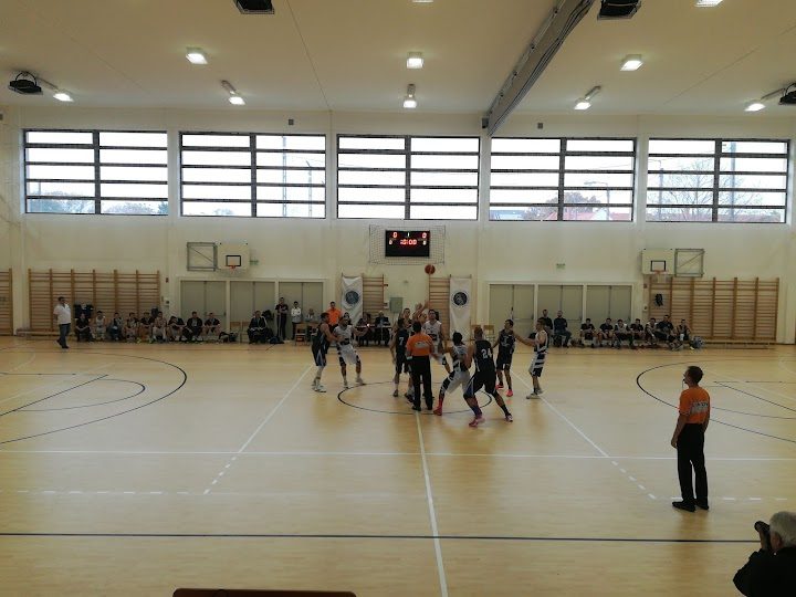 Evangélikus Gimnázium Sportcsarnok – Fitness
