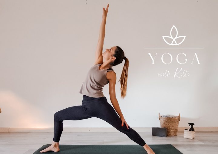 Jóga a Gödöllői Kastélyban (Yoga with Kitti) – Jóga